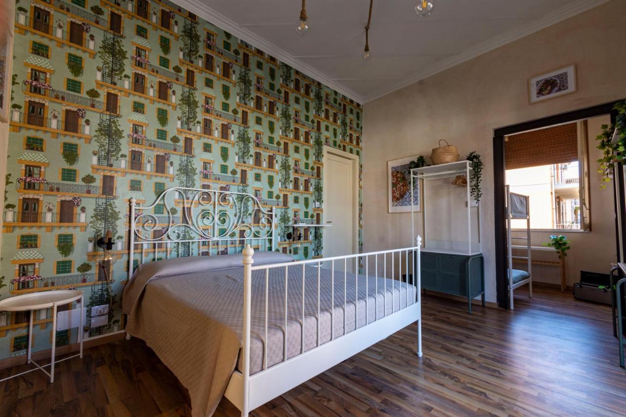 Locanda Popolare Ачи Костелло Экстерьер фото